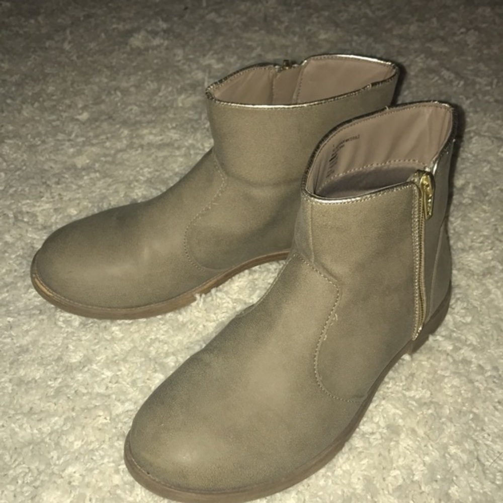 Cat&Jack booties